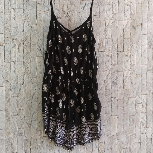 Band of Gypsies Pants - 🌷3/$15 Band of Gypsies Black Romper - Small